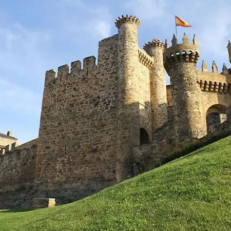 Castillo Buenavista Ponferrada Exterior photo
